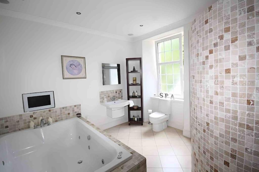 Island Seaview Villa With Swim Spa & Sauna Rothesay Exterior foto